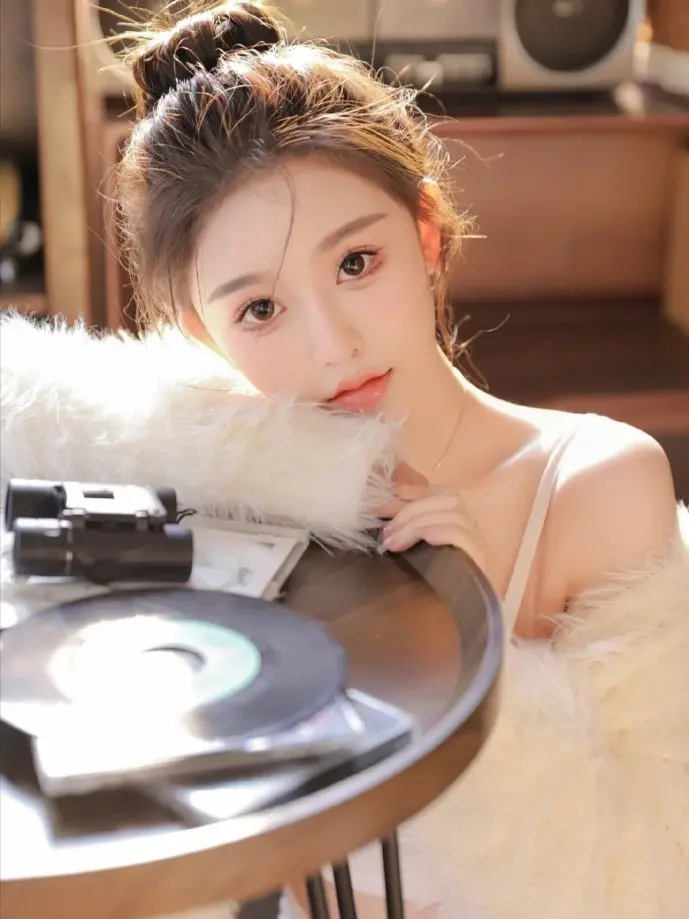 机场乘客使用飞行模式场景